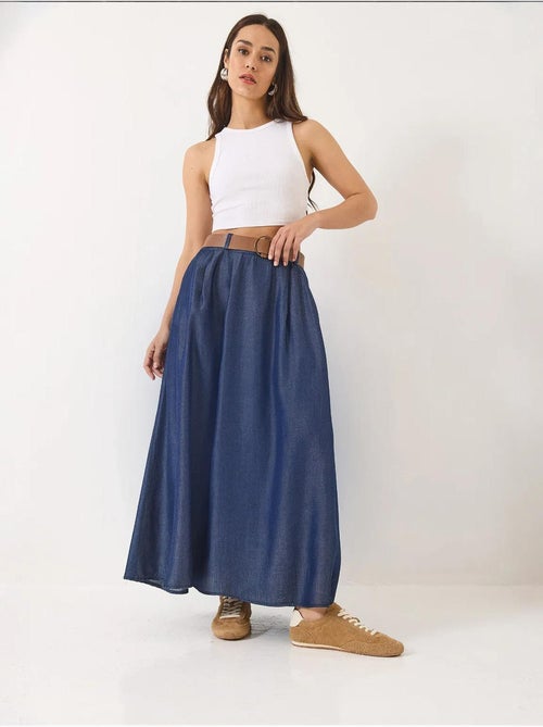 Saia longa flare em ganga com cinto e bolsos lucci - Kiabi Saia longa flare em ganga com cinto e bolsos lucci - Kiabi