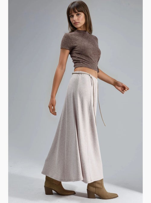 Saia maxi texturizada com detalhe de laço busem - Kiabi Saia maxi texturizada com detalhe de laço busem - Kiabi