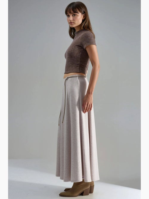 Saia maxi texturizada com detalhe de laço busem - Kiabi Saia maxi texturizada com detalhe de laço busem - Kiabi