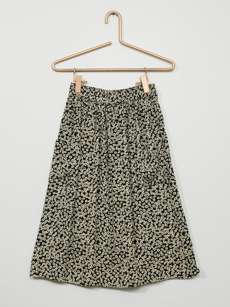 Saia midi com estampado 'flores' PRETO - Kiabi