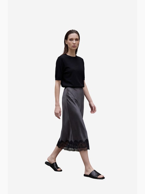 Saia midi de cetim de cintura subida my fashion - Kiabi Saia midi de cetim de cintura subida my fashion - Kiabi