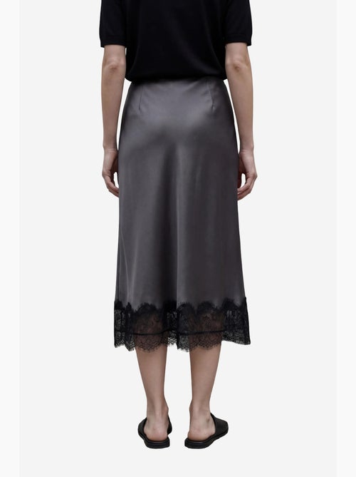Saia midi de cetim de cintura subida my fashion - Kiabi Saia midi de cetim de cintura subida my fashion - Kiabi