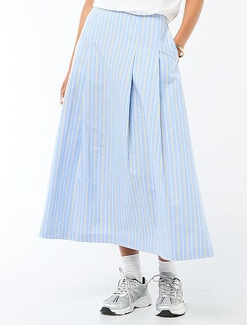 Saia midi em forma de trapézio com riscas