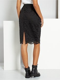 Saia pelo joelho em renda - Kiabi