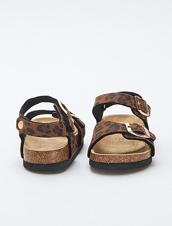 Sandália estampada de leopardo com tiras