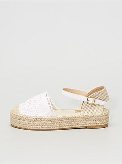 Sandálias abertas em macramé - Kiabi