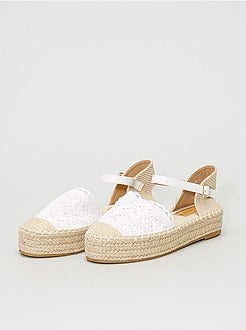 Sandálias abertas em macramé - Kiabi