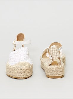 Sandálias abertas em macramé - Kiabi