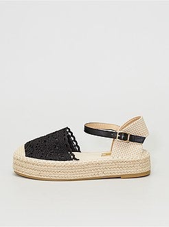 Sandálias abertas em macramé - Kiabi