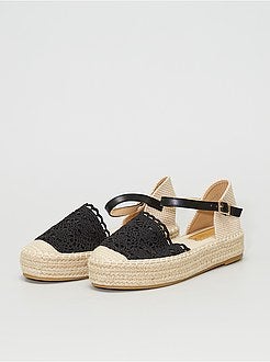 Sandálias abertas em macramé - Kiabi