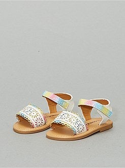 Sandálias brilhantes e ajuradas - Kiabi