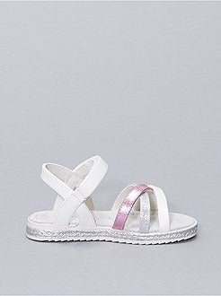 Sandálias brilhantes e com verniz - Kiabi