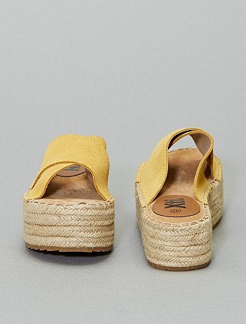 Sandálias chinelas em pele 'Xti' - Kiabi