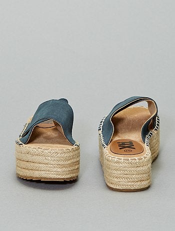 Sandálias chinelas em pele 'Xti' - Kiabi