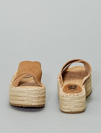 Sandálias chinelas em pele 'Xti' - Kiabi