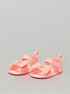 Sandálias com bordado inglês - Kiabi