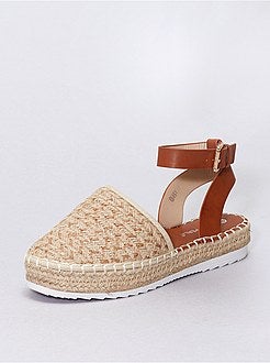 Sandálias com efeito entrançado - Kiabi