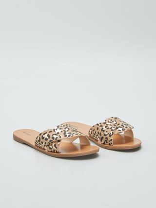 Sandálias com estampado leopardo