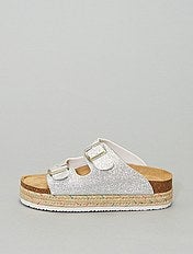 Socas e chinelas femininas, várias cores e modelos Calçado Socas e chinelas femininas, várias cores e modelos Calçado
