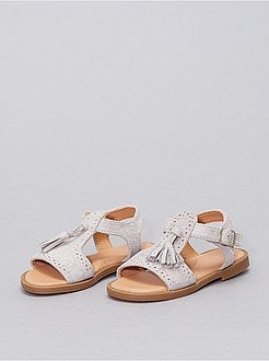 Sandálias com pompons - Kiabi