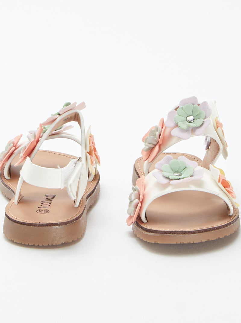 Sandálias com pormenores floris em relevo BRANCO - Kiabi