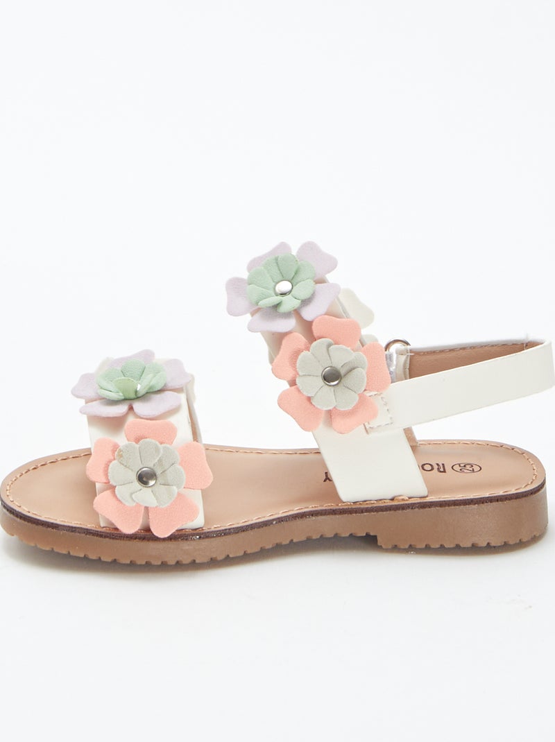 Sandálias com pormenores floris em relevo BRANCO - Kiabi