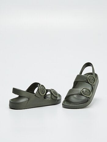 Sandálias com tira dupla