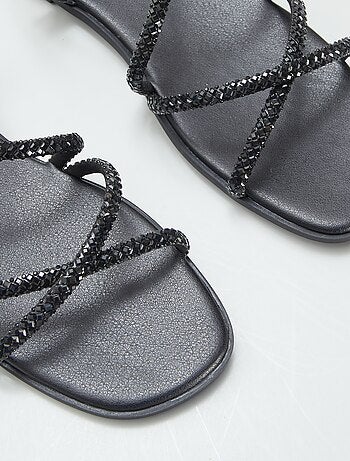 Sandálias com tiras cruzadas com ouropel