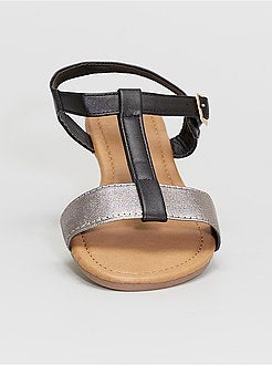 Sandálias com tiras prateadas - Kiabi