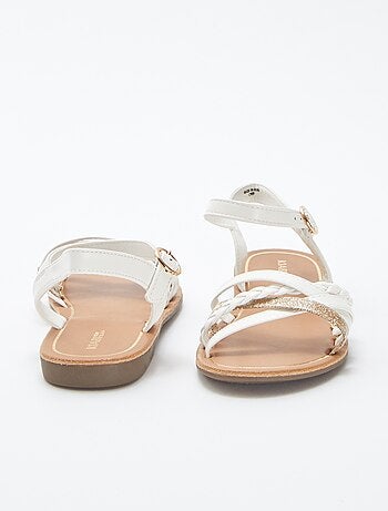 Sandálias com várias tiras