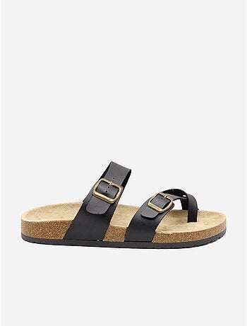 Sandálias com várias tiras