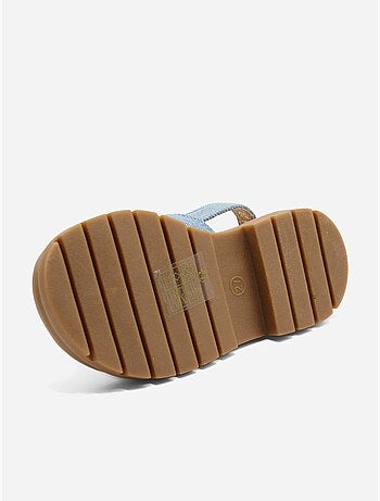 Sandálias com velcro