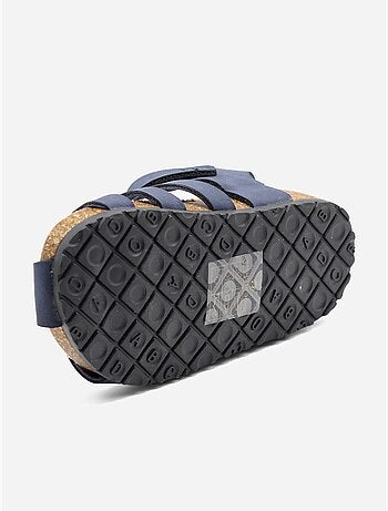 Sandálias com velcro