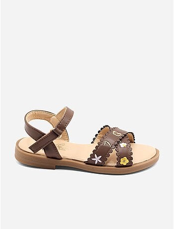 Sandálias com velcro