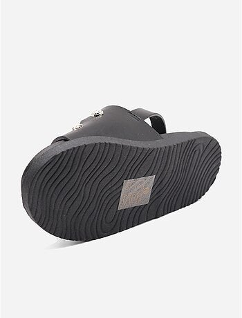 Sandálias com velcro