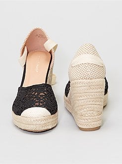 Sandálias compensadas efeito entrançado e macramé - Kiabi