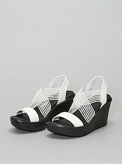 Sandálias compensadas 'Skechers' - Kiabi