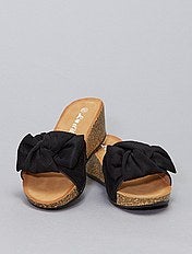 Socas e chinelas femininas, várias cores e modelos Calçado Socas e chinelas femininas, várias cores e modelos Calçado