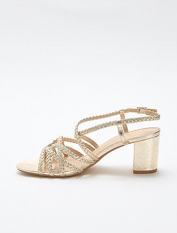 Sandálias de cerimónia douradas com salto