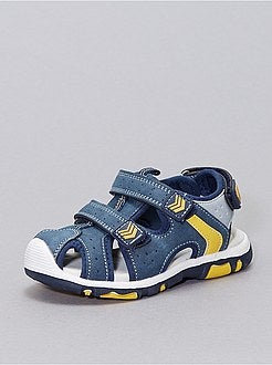 Sandálias de estilo desportivo com tira de velcro - Kiabi