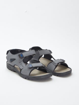 Sandálias de estilo desportivo com tiras de velcro