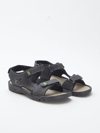 Sandálias de estilo desportivo com tiras de velcro