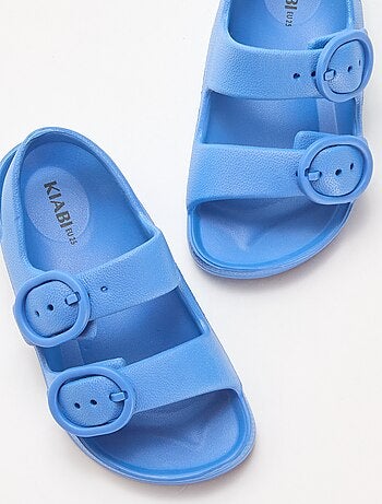 Sandálias de plástico