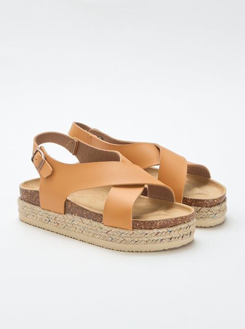Sandálias de plataforma com tiras cruzadas - Kiabi