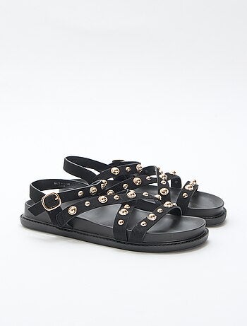 Sandálias de plataforma com tiras de tachas