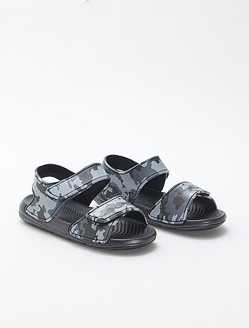 Sandálias de praia com tiras de velcro