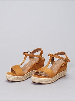 Sandálias em camurça sintética com sola compensada - Kiabi