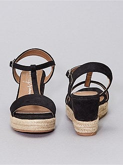 Sandálias em camurça sintética com sola compensada - Kiabi