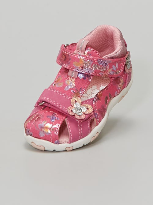 Sandálias fechadas com motivo 'flores' - Kiabi