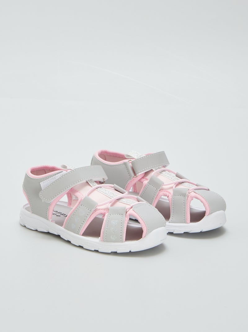 Sandálias fechadas com tiras de velcro CINZA - Kiabi